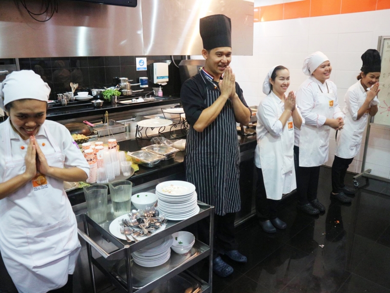 สาธิตและสอนอาหารไทยให้กับนักเรียนโรงเรียนนานาชาติเบิร์คลีย์ รุ่นที่ 1