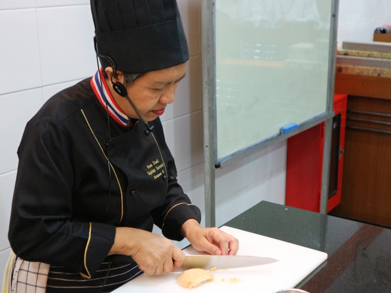 อบรมอาหารไทย(ภาคใต้)ให้นักเรียนโรงเรียนเทคนิคการทำอาหารหัวหนานกว่างซี