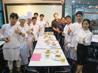 อบรมการประกอบอาหารไทย ให้กับนักเรียนโรงเรียนเทคนิคการทำอาหารหัวหนานกว่างซี (วันที่ 6)