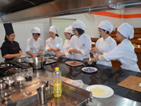 โรงเรียนการอาหารนานาชาติ สอนอาหารไทยแก่ชาวญี่ปุ่น