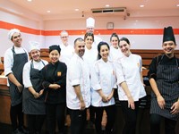 อบรมเผยแพร่ความรู้วัฒนธรรมอาหารไทยให้กับนักศึกษาและอาจารย์จาก Schoolcraft College 