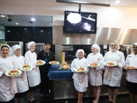 อบรมเผยแพร่ความรู้วัฒนธรรมอาหารไทยและการแกะสลักเบื้องต้นให้กับนักศึกษาจาก Liverpool John Moores  University, UK