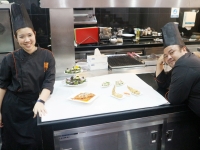 จัดอบรมการประกอบอาหารไทย ให้กับนักเรียนโรงเรียนเทคนิคการทำอาหารหัวหนานกว่างซี (วันที่ 4) 